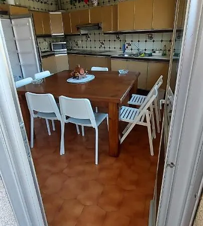 Дом отдыха Piso Familiar En El Centro Cerca De La Playa Буэу